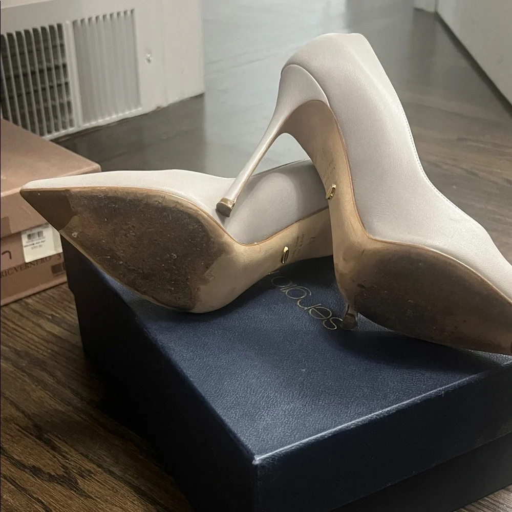 Sergio Rossi Classic light grey heels - Picture 3 of 6